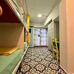 Rodin Hostel *