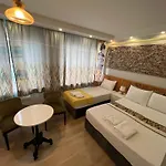 Hostel Rodin *